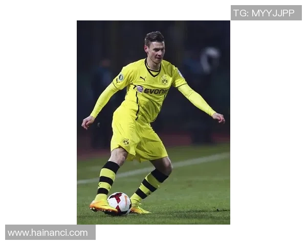 世界足球巨星点评平台官方网站 足球资讯动态与球员评论全方位解析