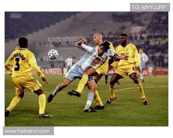 全球足球巨星人物传记解析与成就回顾 全球足球巨星人物传记解析与成就回顾