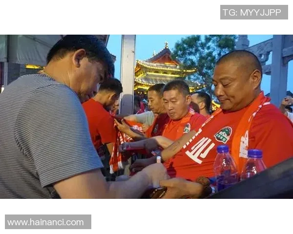 建业足球明星台历全景呈现 追忆绿茵岁月见证辉煌时刻