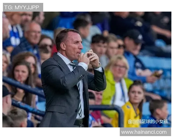 美国足球明星风采尽显 球场英雄与个人魅力的完美结合